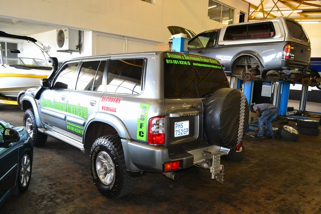 2004 4.8 Patrol (2).jpg