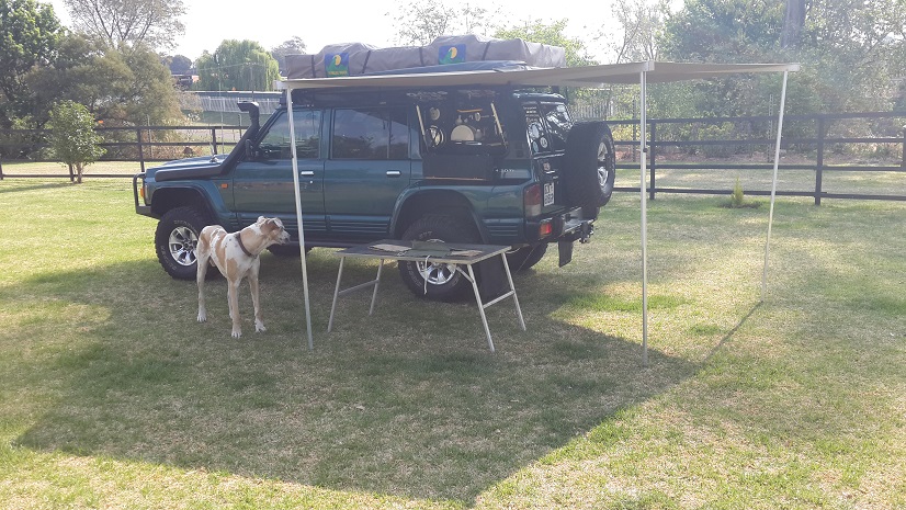 19 Awning with legs.jpg