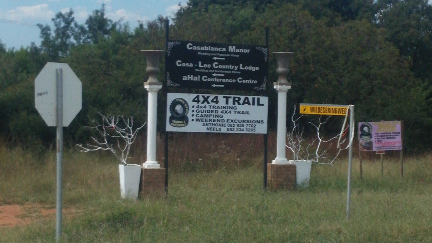 TROMPEI WOLWEKLOOF padteken.jpg