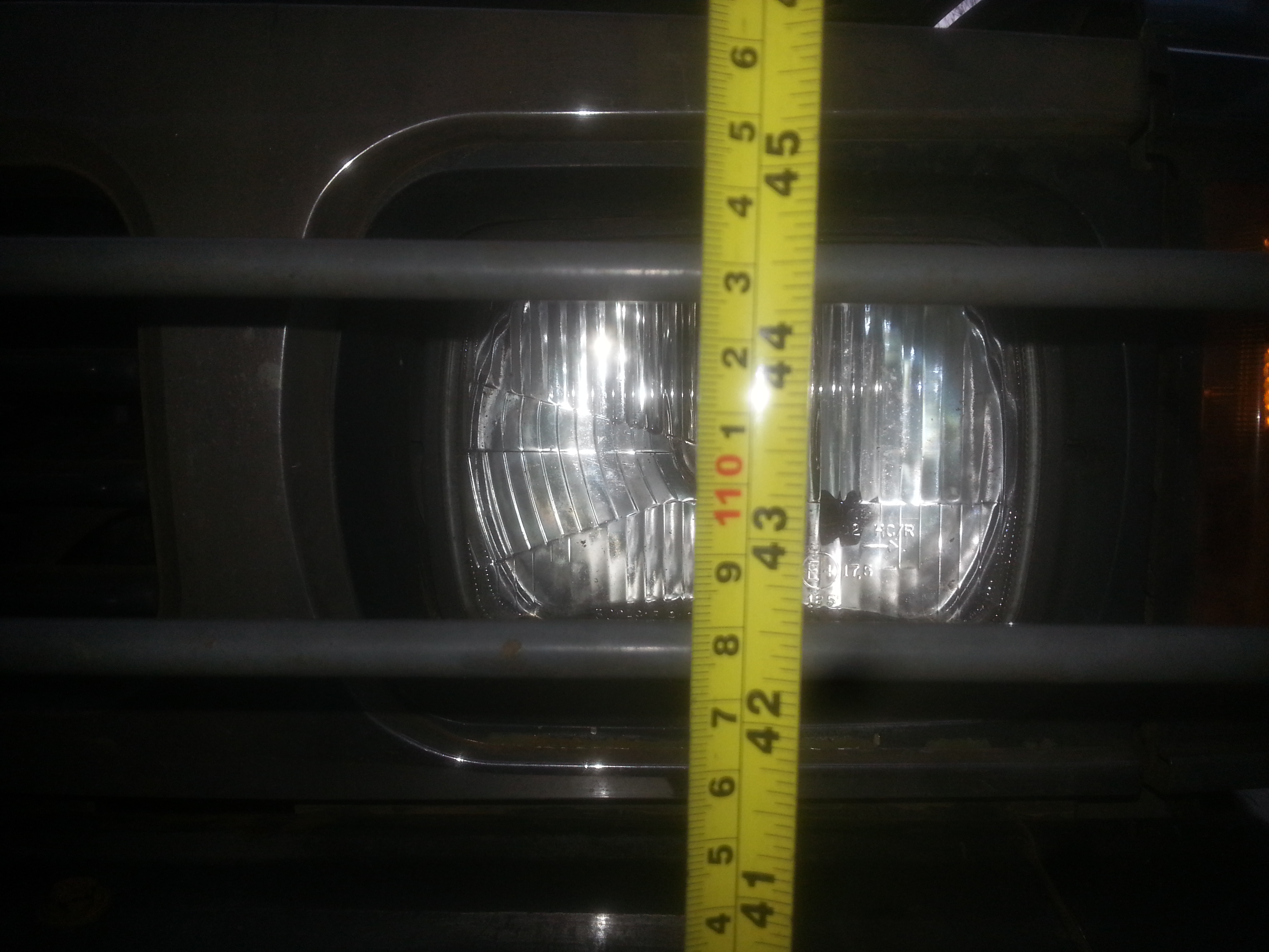 Centre of head light