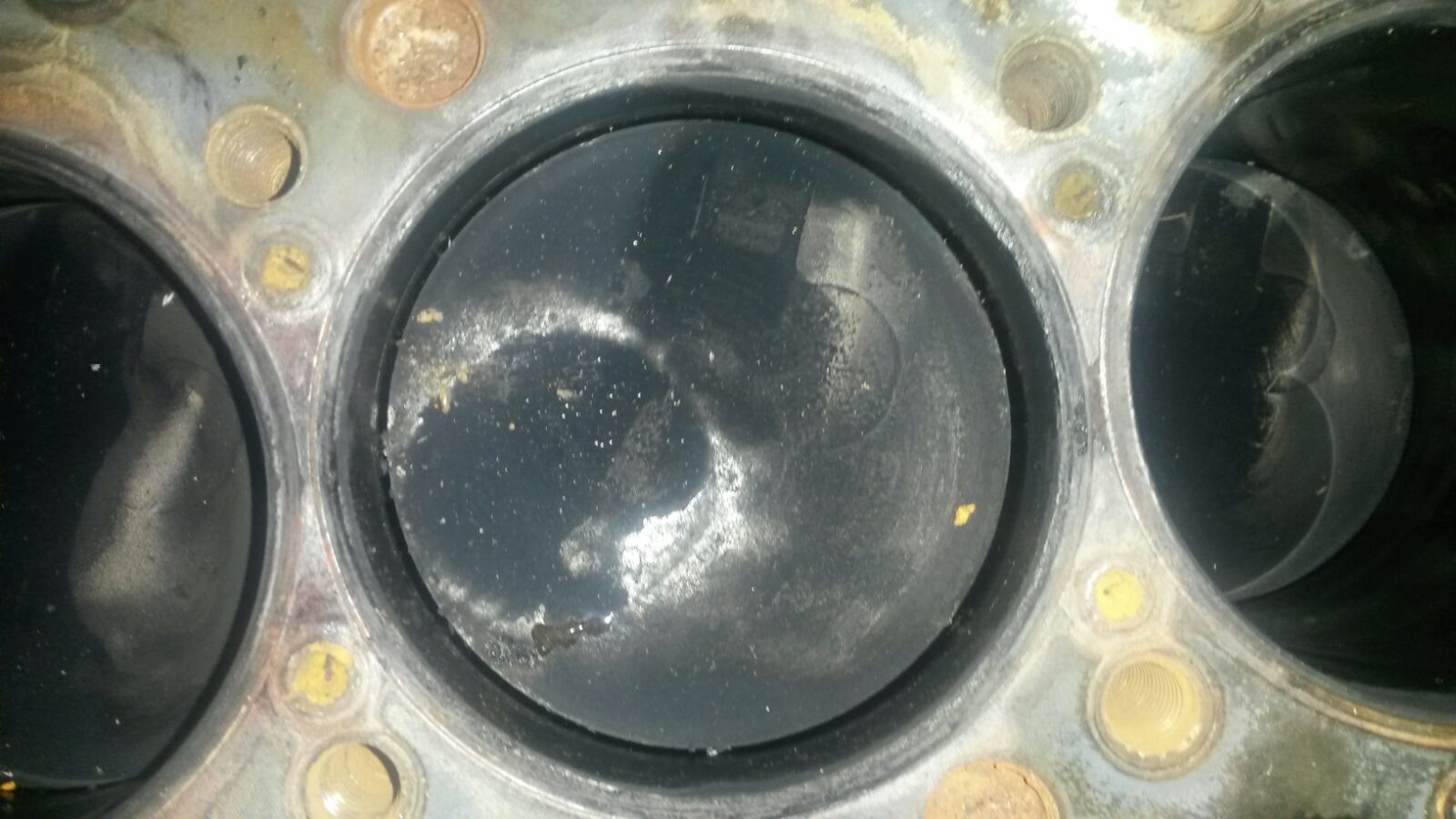 Piston_sleeve clearance.jpg