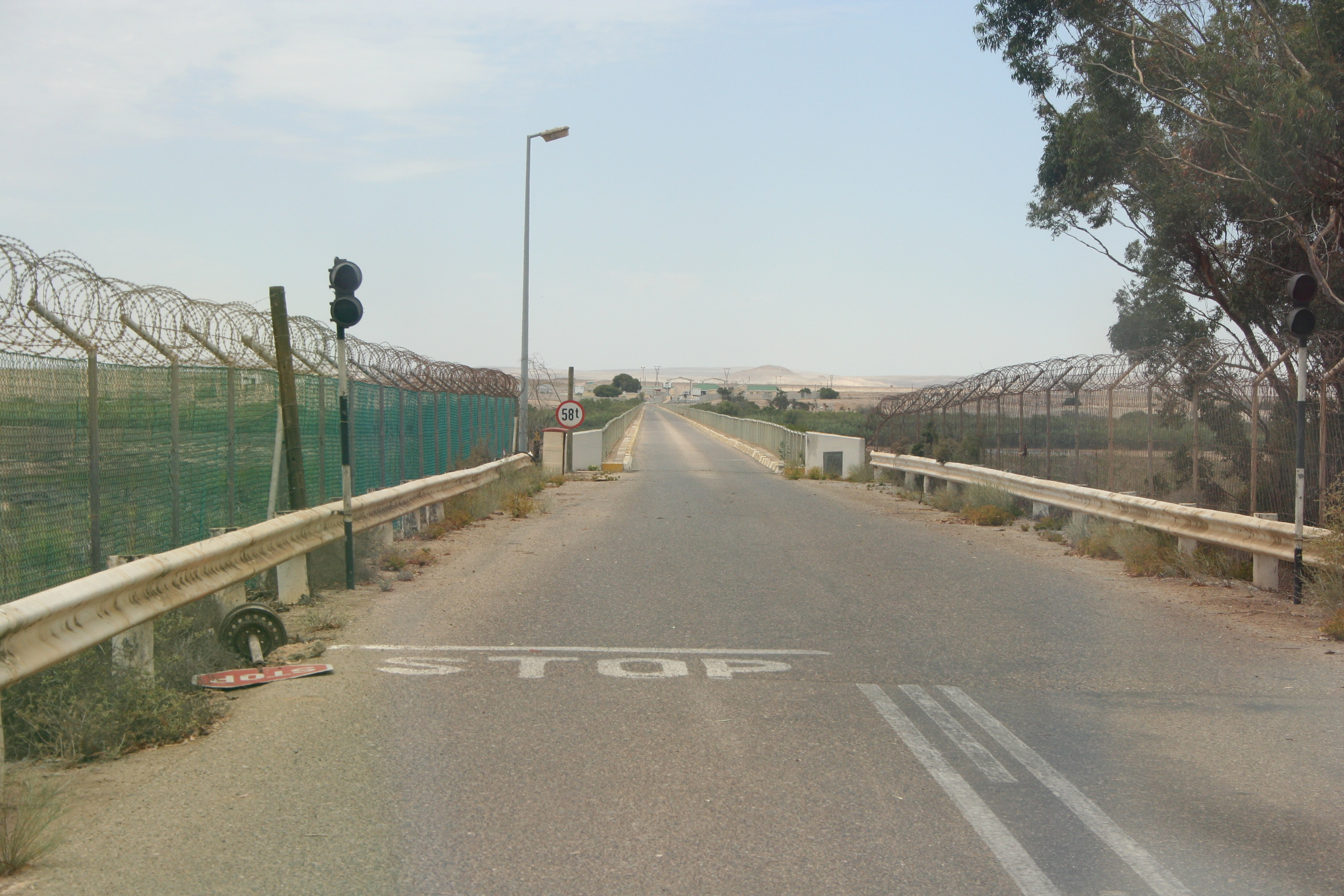 Orange River bridge at Oranjemund.JPG