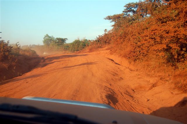 Dirt road.JPG