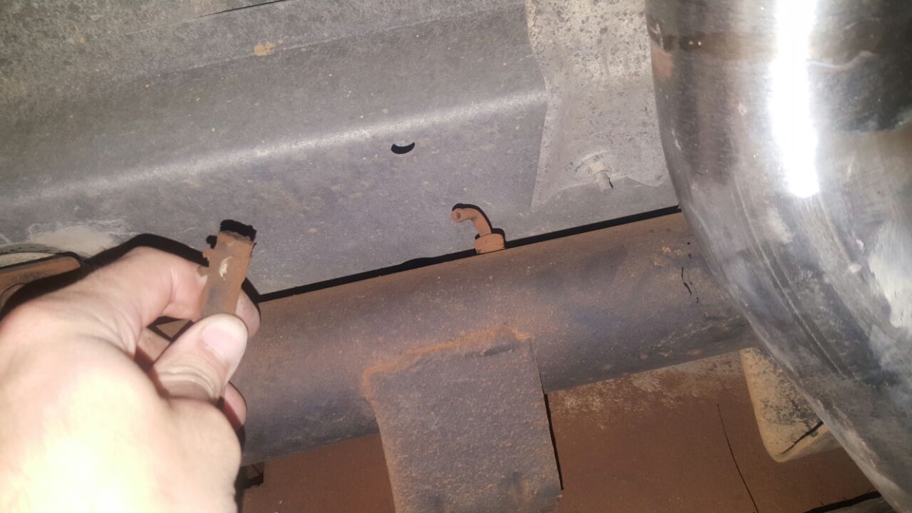 Disconnected diff breather