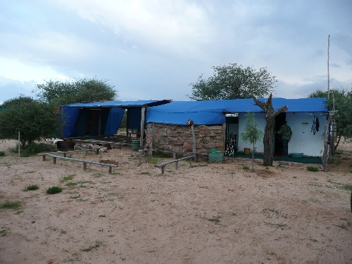 selfs Gawi se &quot;pastorie&quot; op New Xanagas is daamee oorgetrek