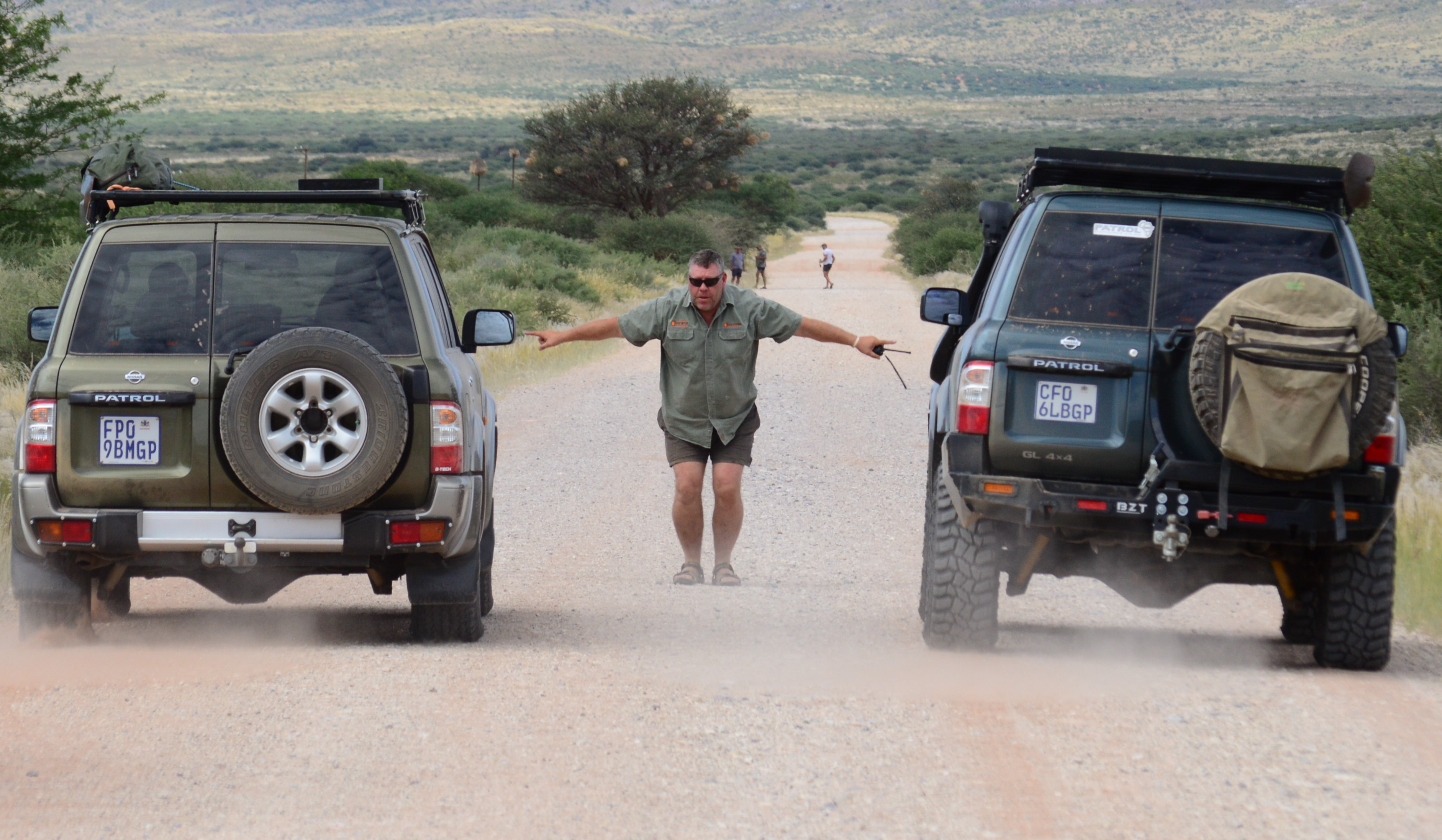 op julle merke , wag vir die armswaai en trek weg..