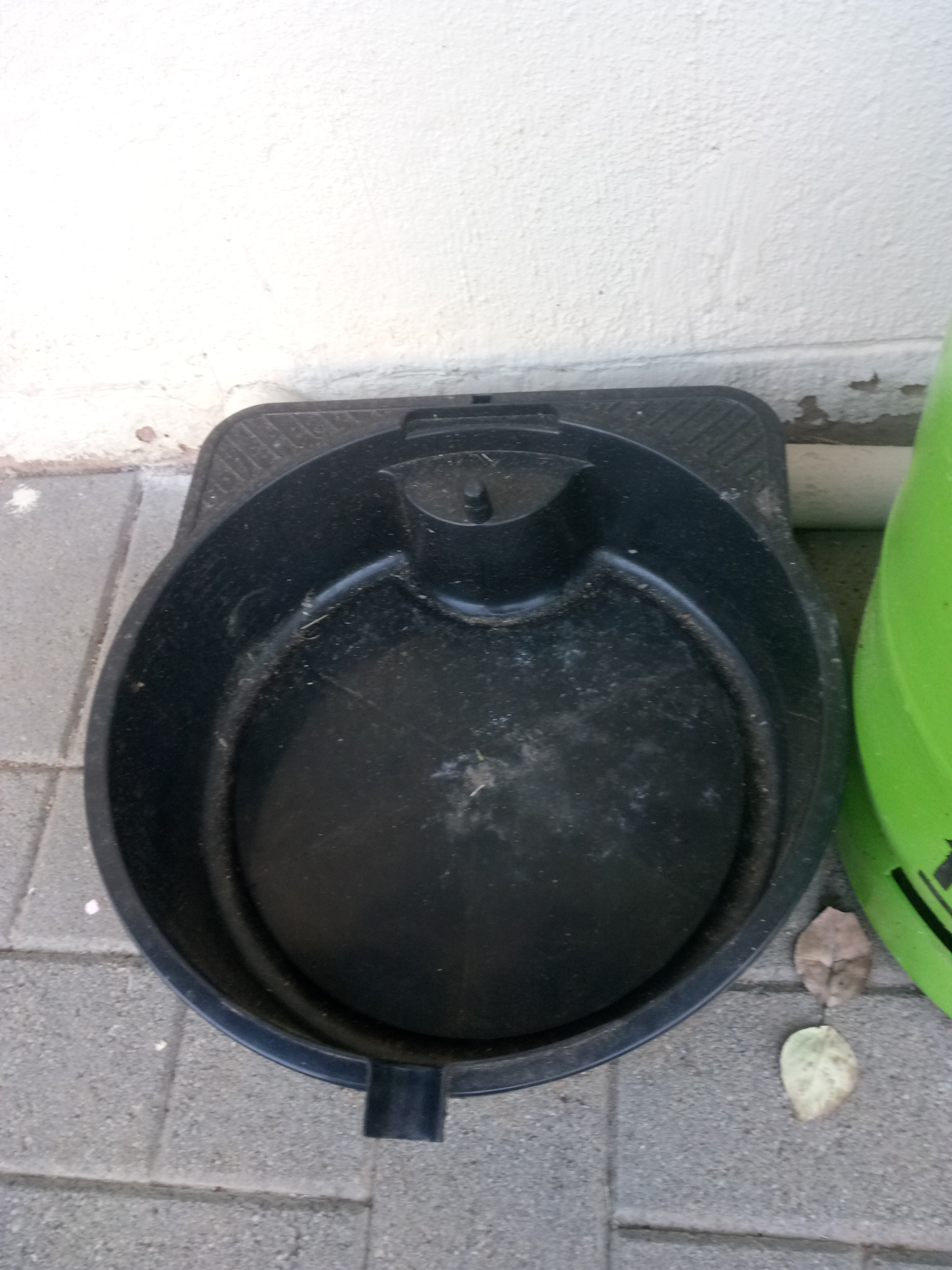 Oil drain pan.jpg