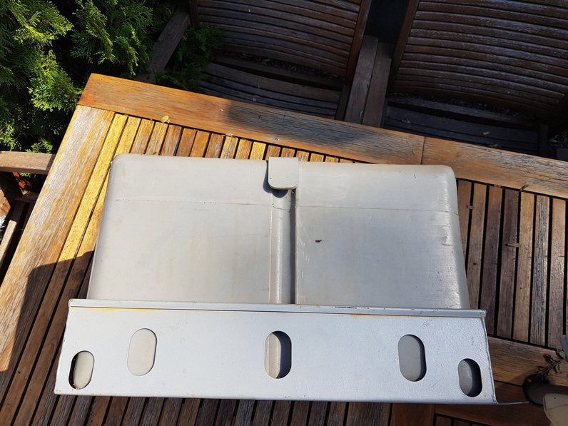Frontrunner 40l Water Tank & Bracket (5).jpg