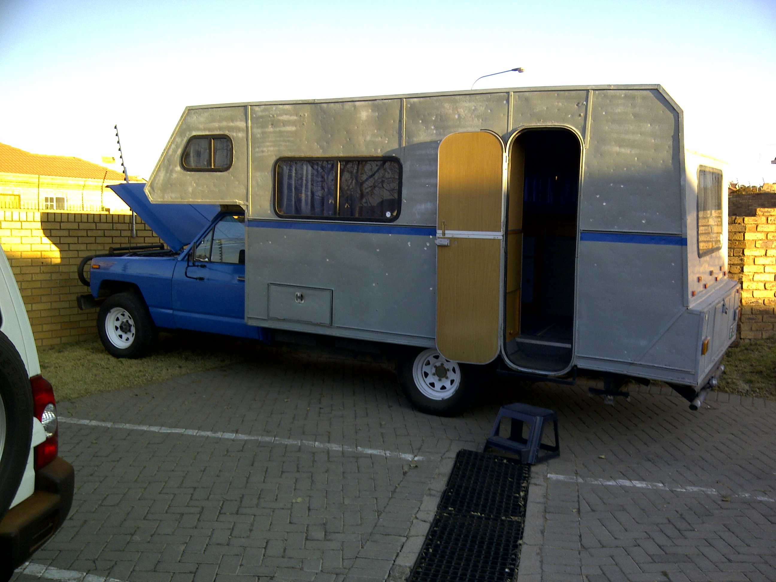 Safari Camper.jpg