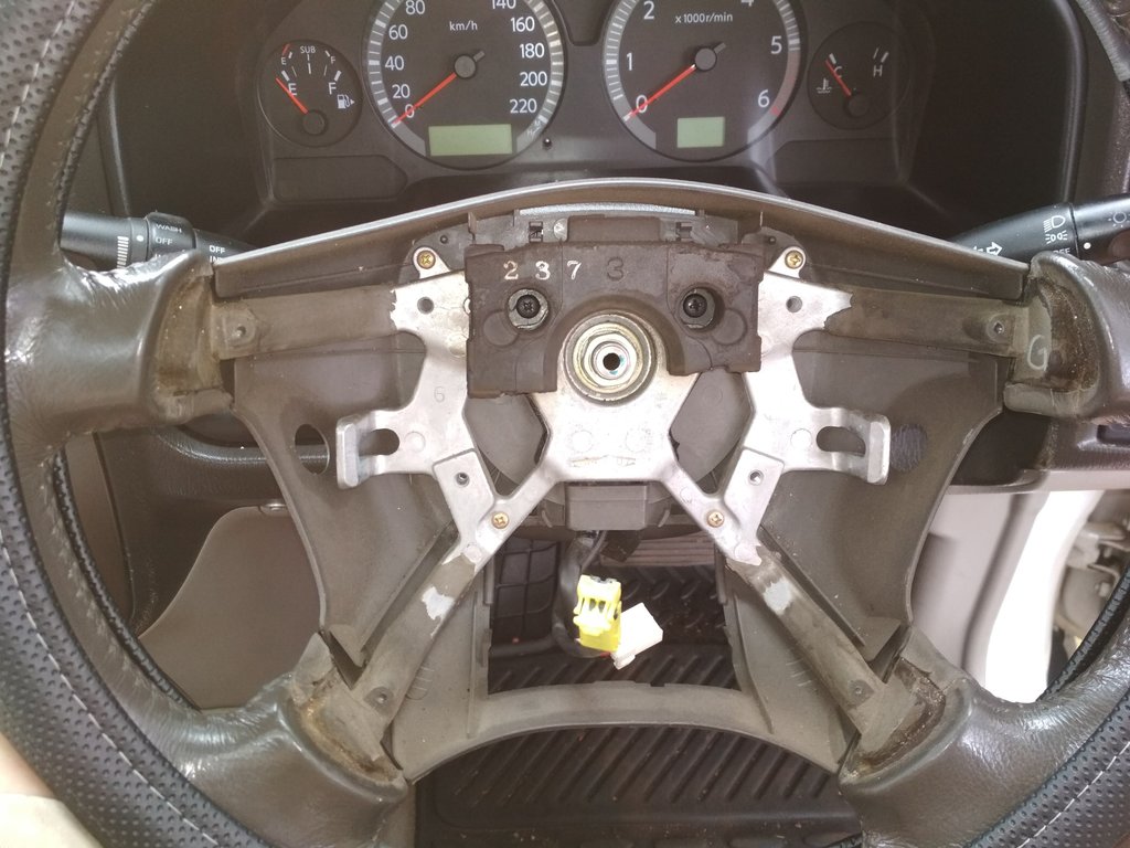 20180403 Steering wheel airbag out.jpg