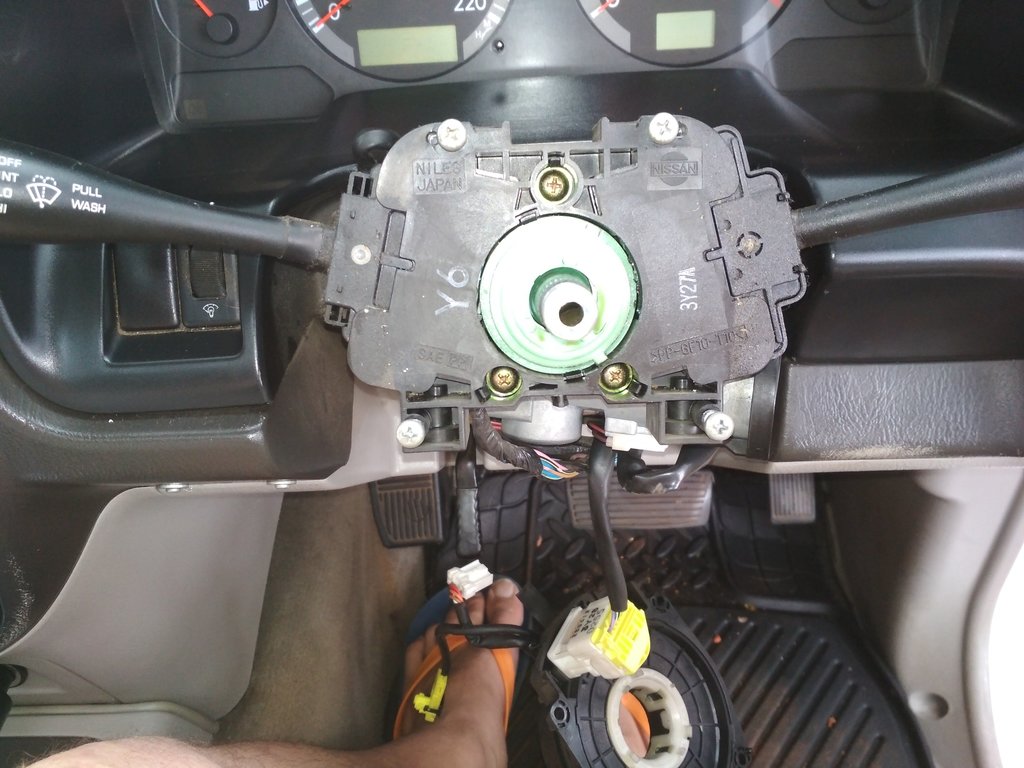 20180403 Steering wheel clock spring removed.jpg