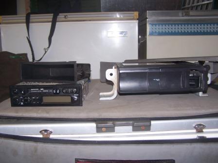 Radio & CD shuttle - 2001 model.jpg