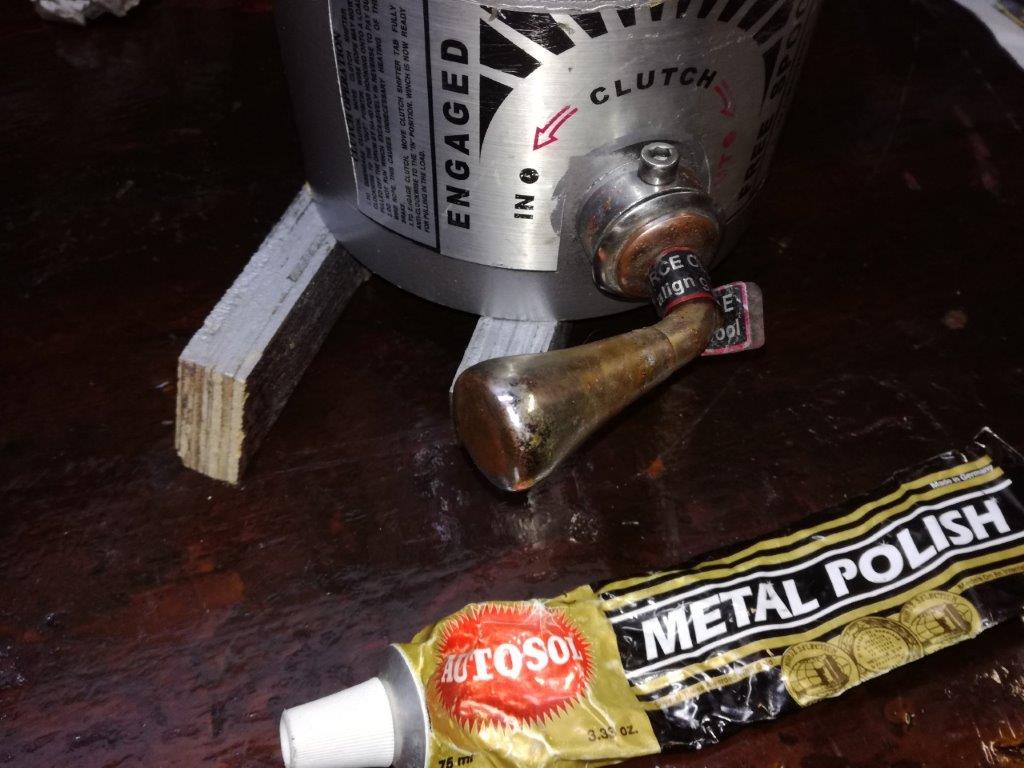 25 some metal polish for the clutch lever.jpg