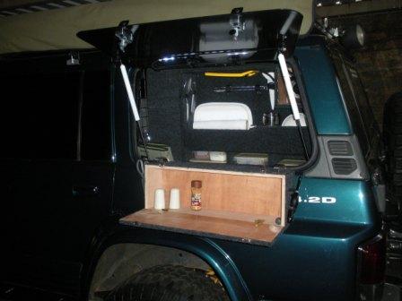 Jan 2011 Kitchen with gull wing.jpg