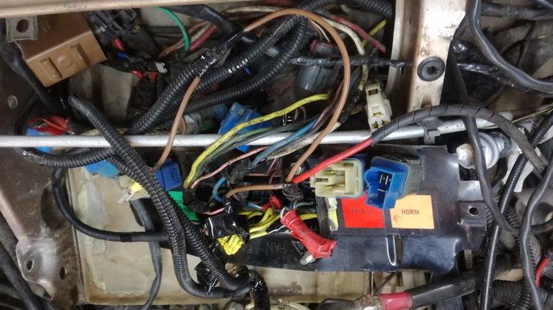 7 behind the relay and fuse panel.jpg