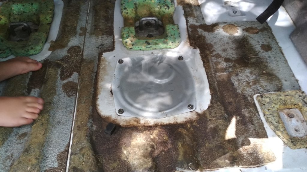 20181124 Nissan Patrol Fuel pump cover.jpg