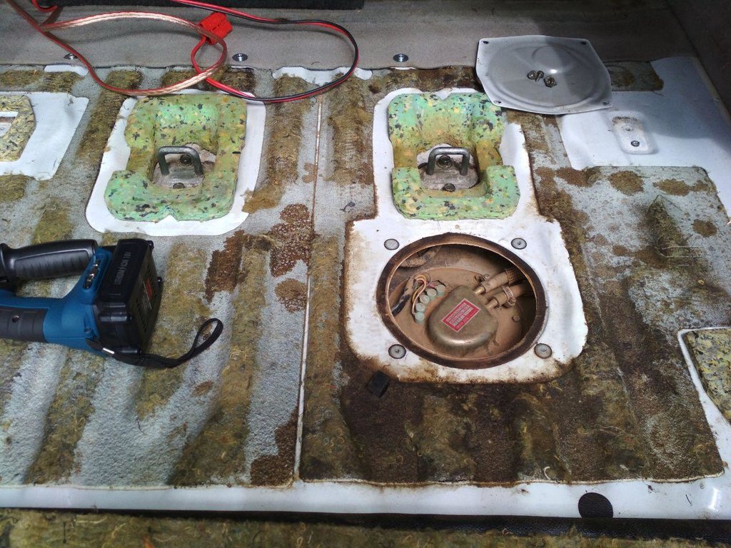 20190216 Nissan Patrol fuel pump carpet removed.jpg