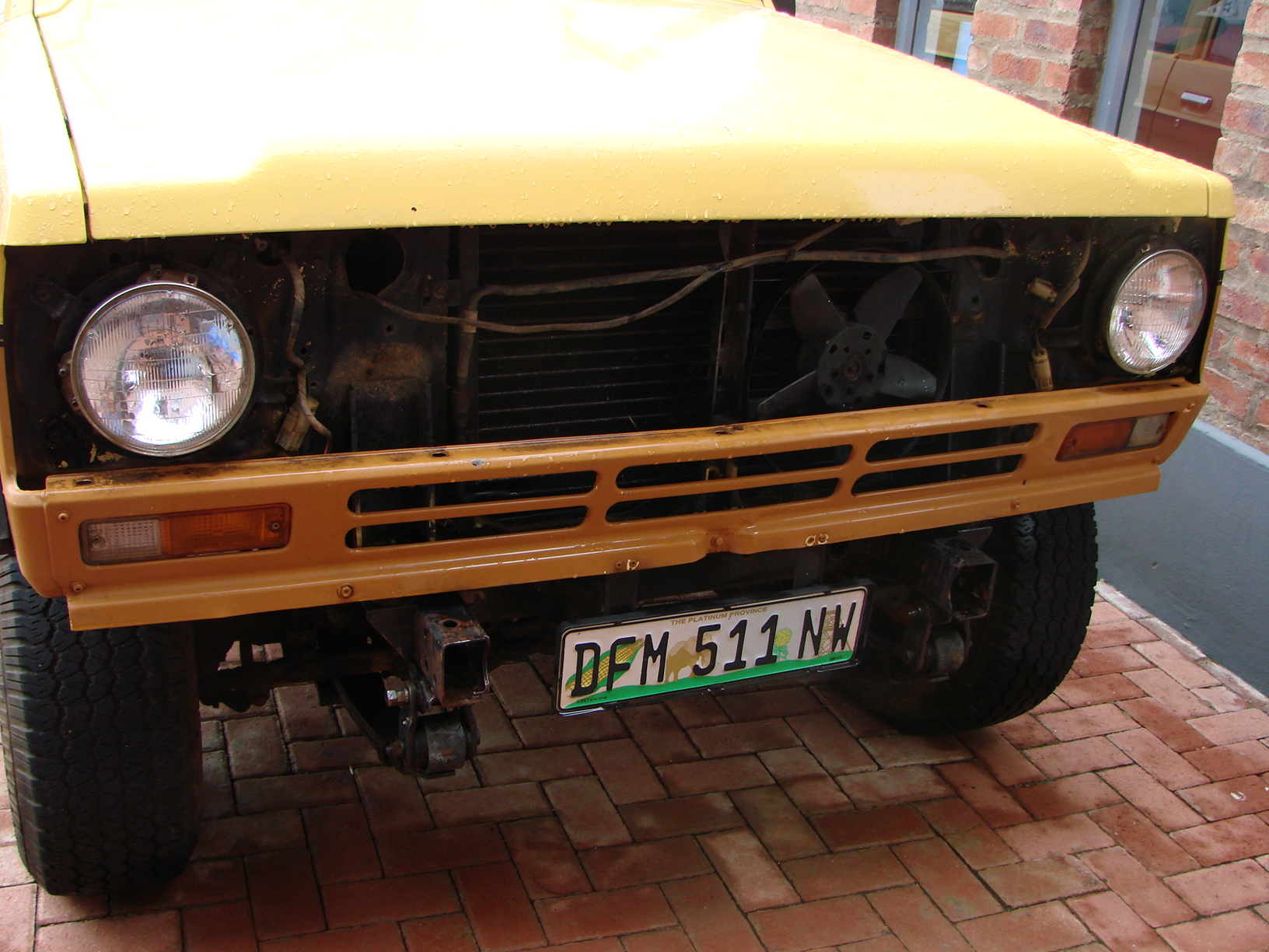 Bumper en grill is af.