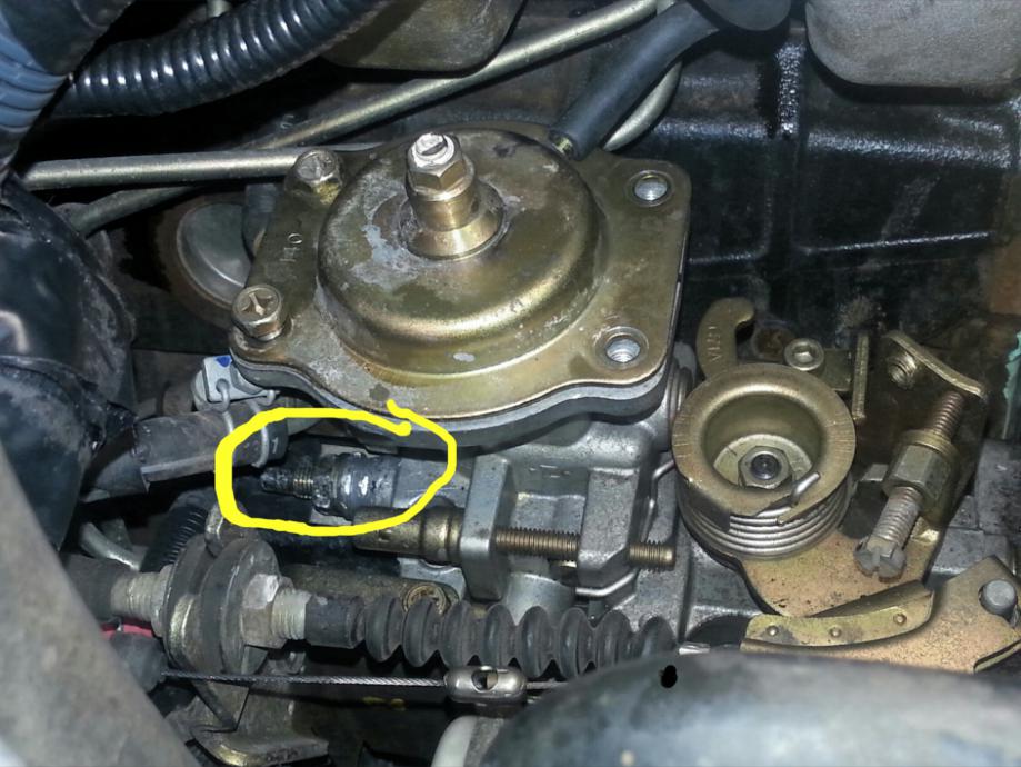 fuel screw pic.jpg