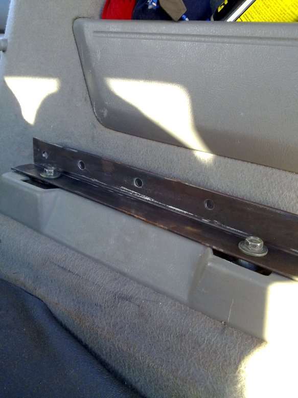 Main fixing bracket x 2