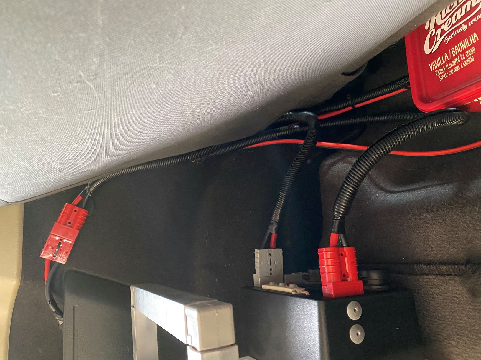 Aux batt and power connections