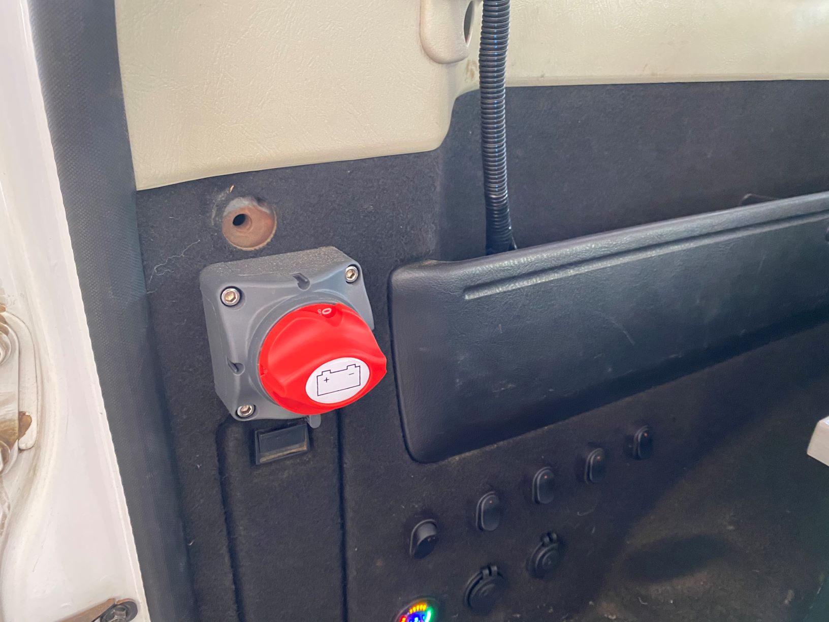 Isolator switch