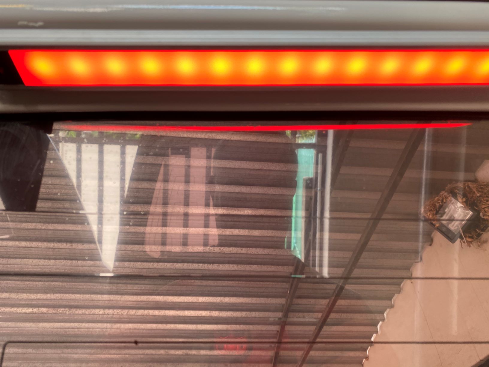 Big door LED