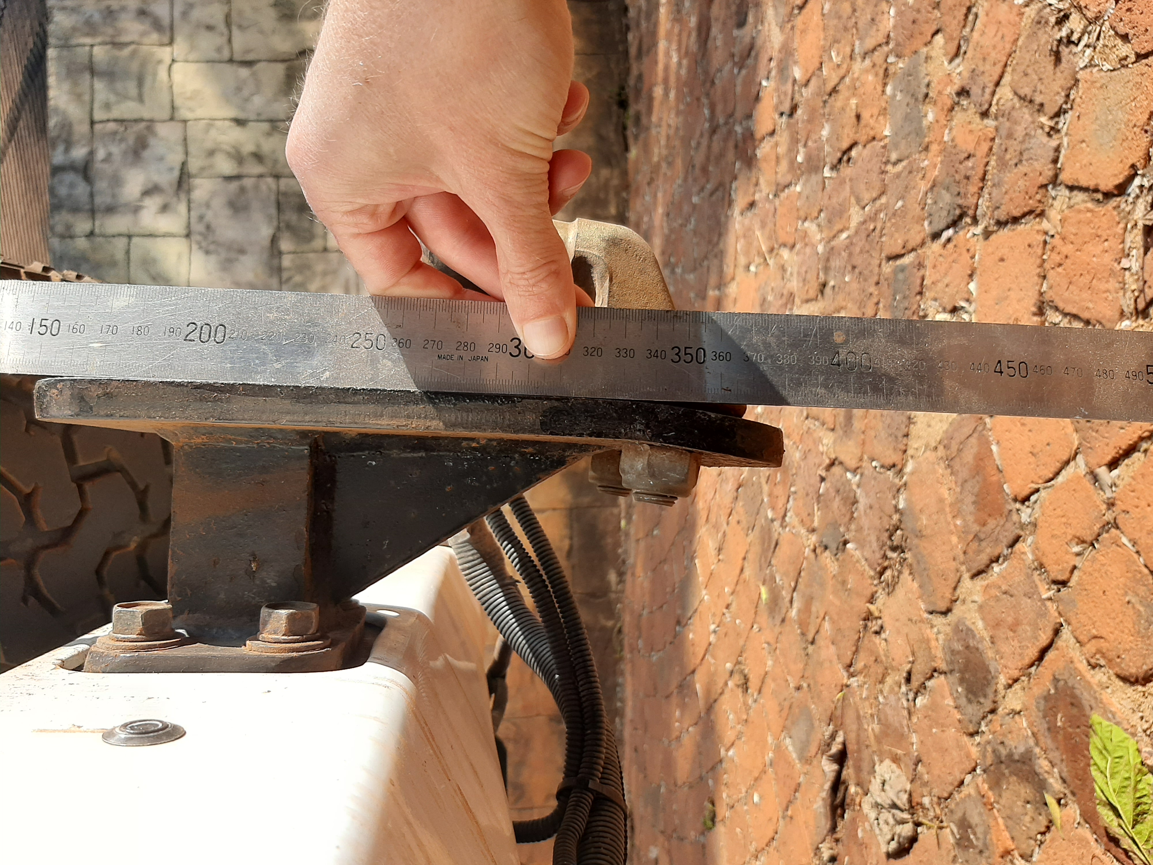 Towbar 3.jpg