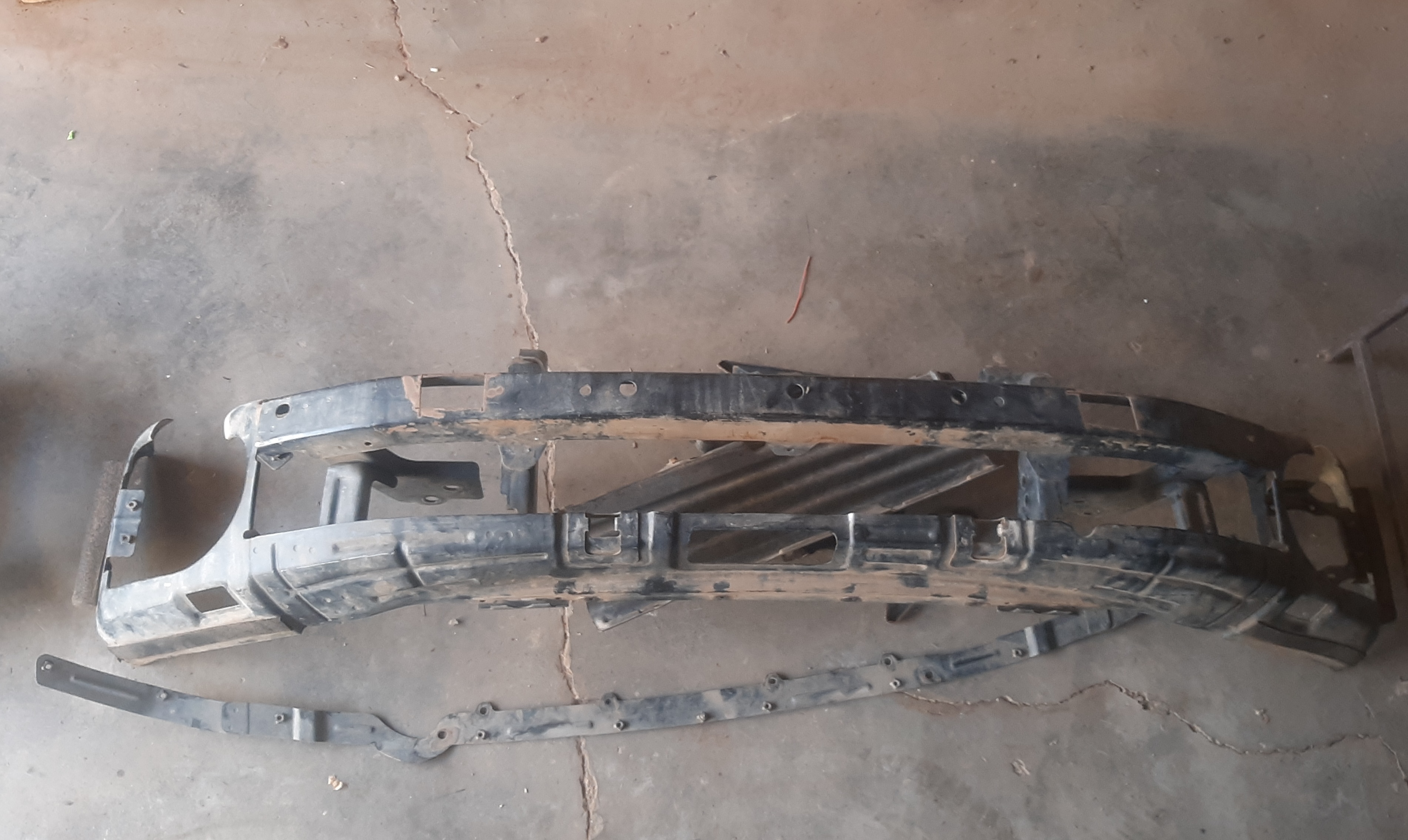 2008 Patrol Front bumper brace bits.jpg