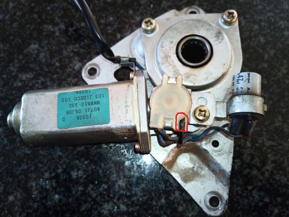 FrontWindowMotor_RS.jpg