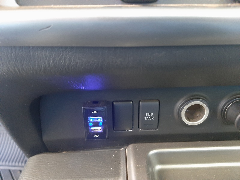ACW Front USB.jpg