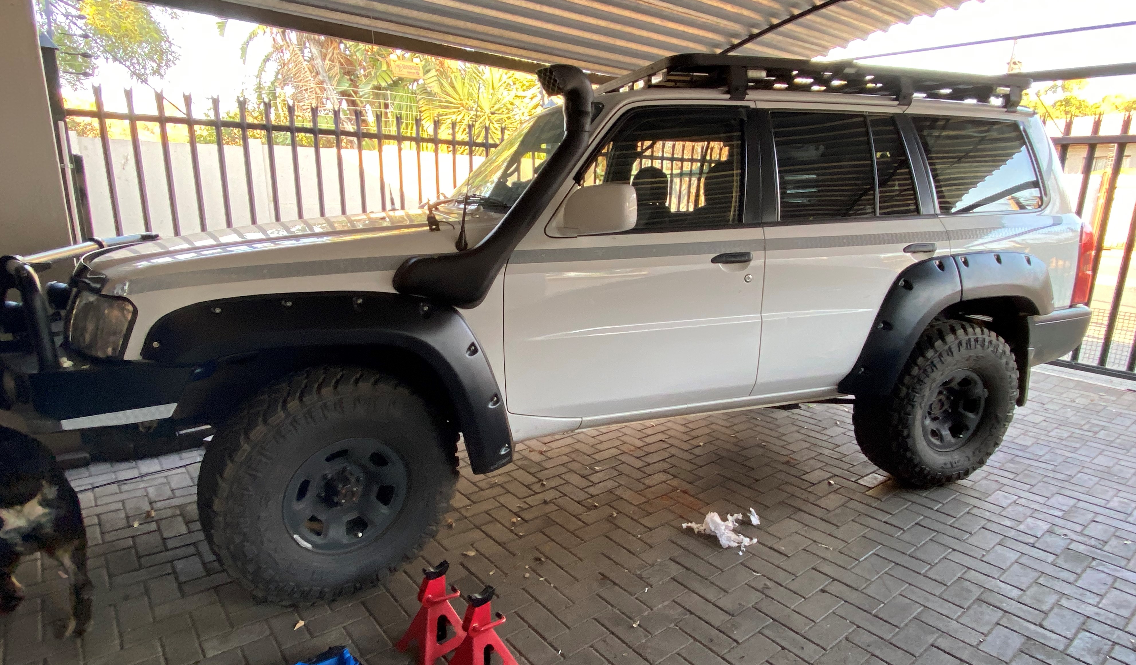 Fenders fitted with rock sliders still off