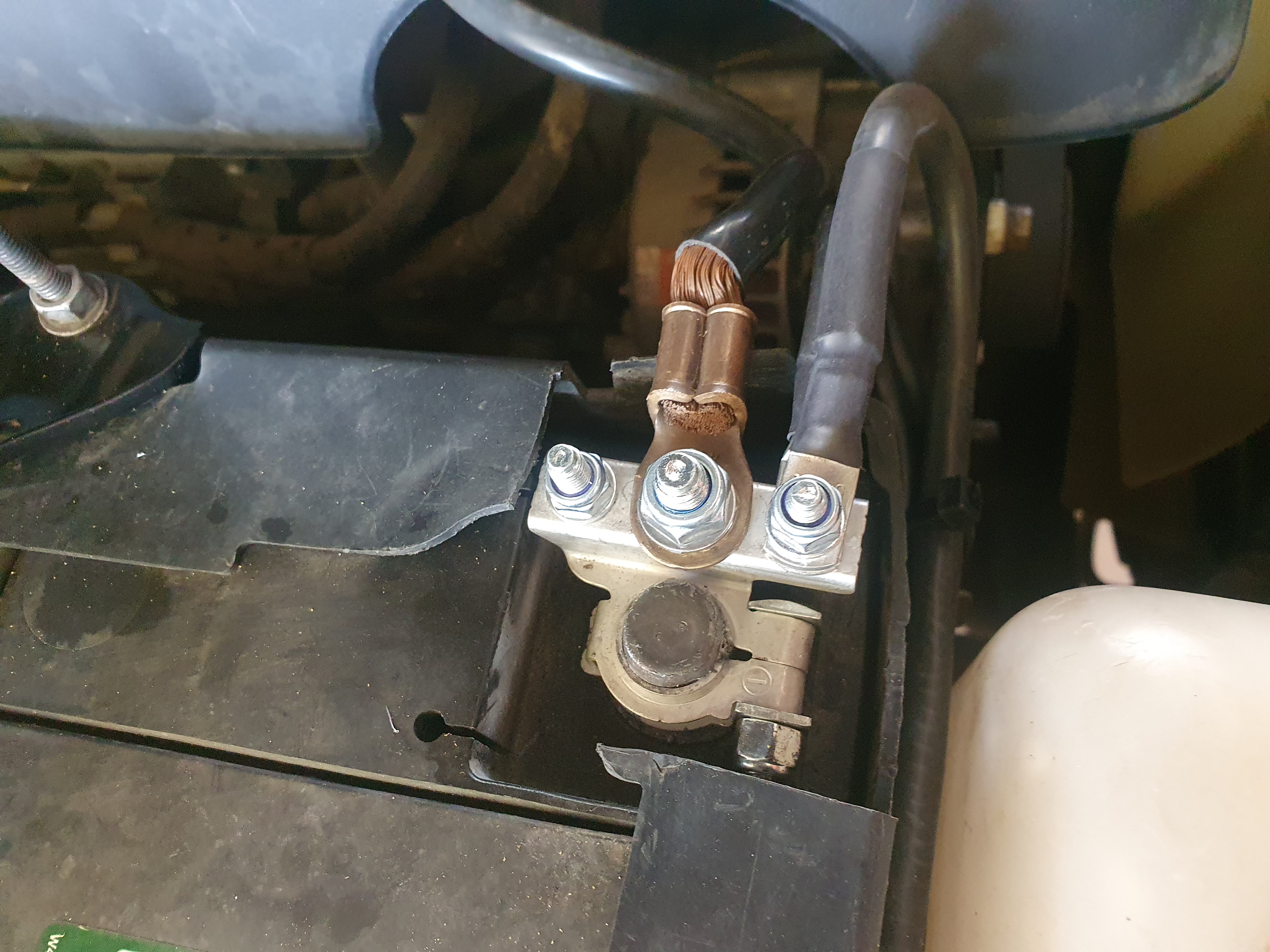 Battery terminals.jpg