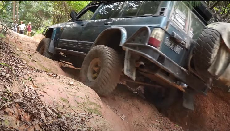rear bumper...JPG
