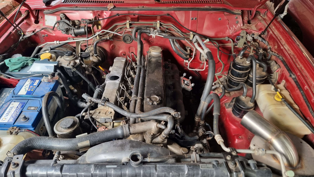 09 Engine bay-4000.jpg