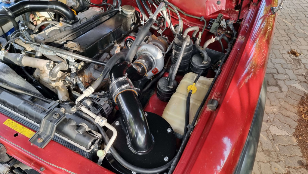 25 Engine bay 1-4000.jpg