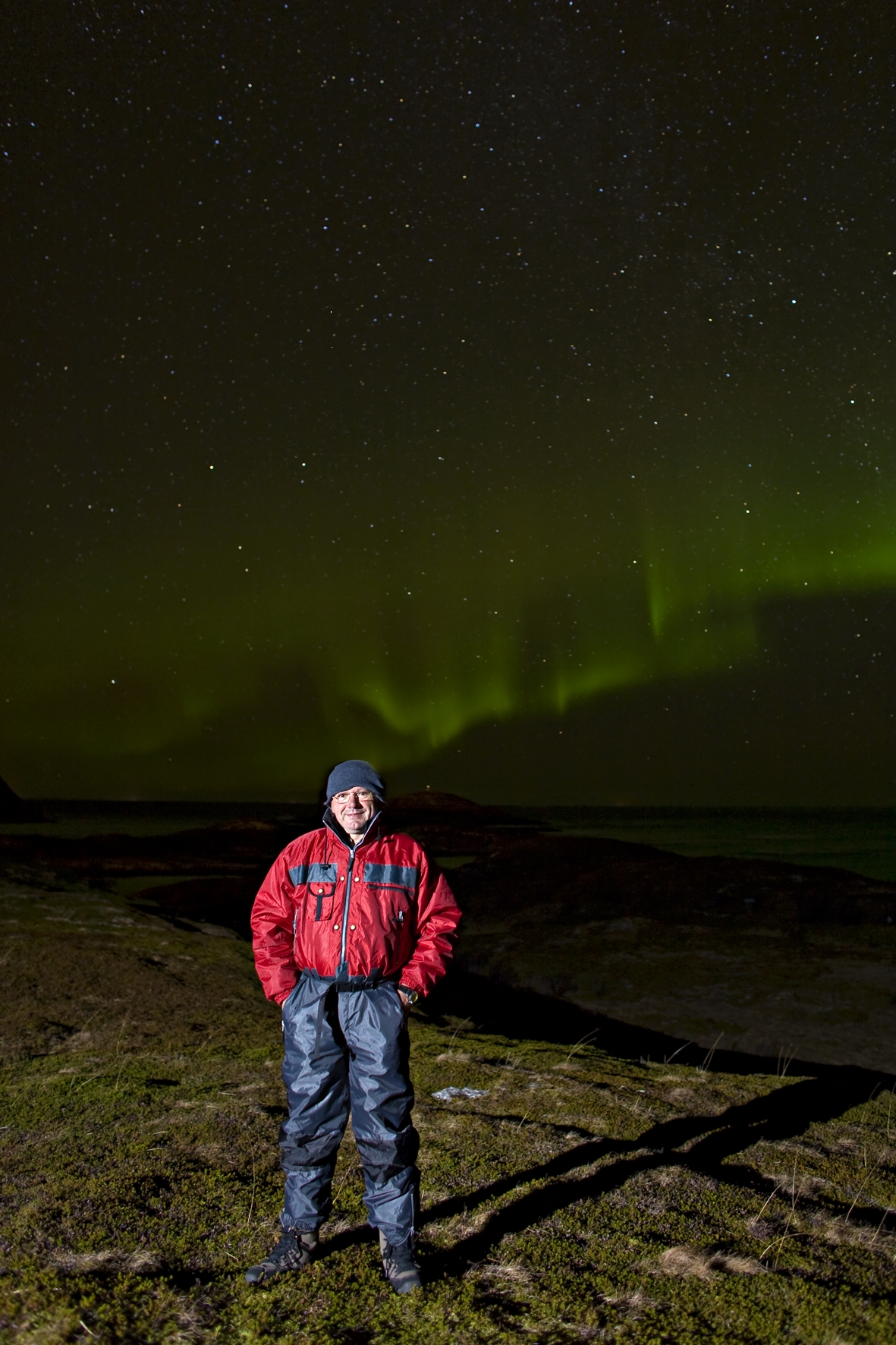 This pic of me was taken by a pro, Kjetil Skogli of Norway, he used the flash technique with the northern lights in the background. Afterwards he tought me the technique, but it is quite difficult to get right.