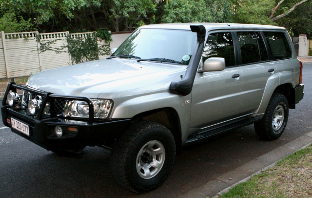 Patrol 4.8 GL - side view