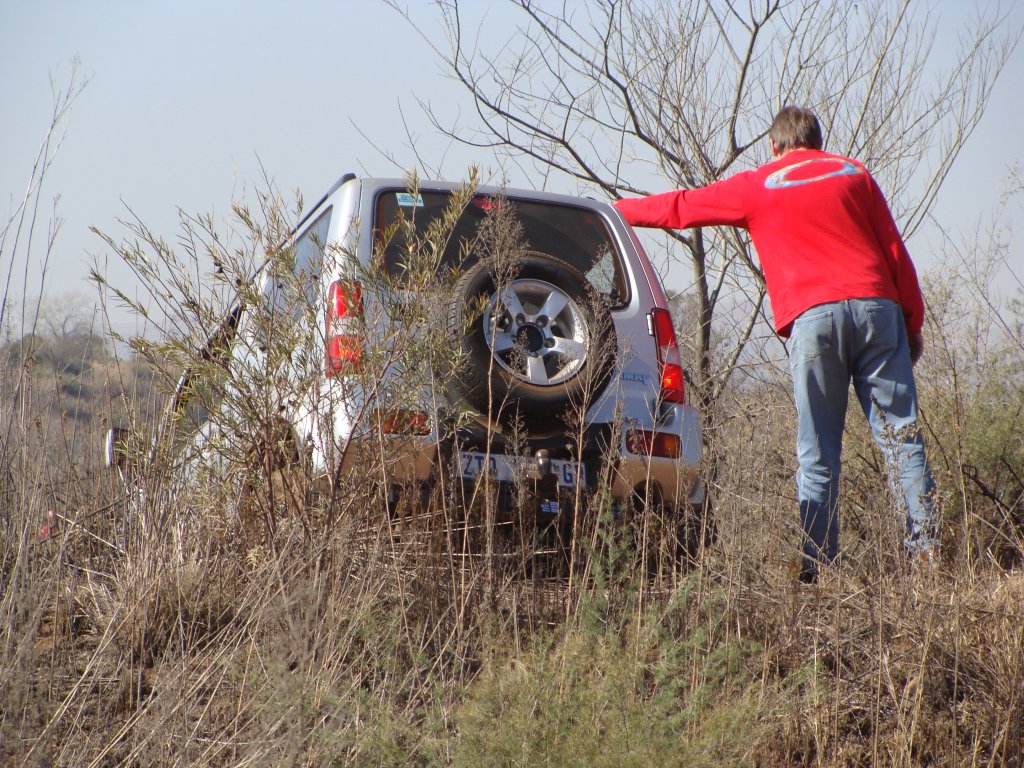 Die Jimny kry 'n helpende hand