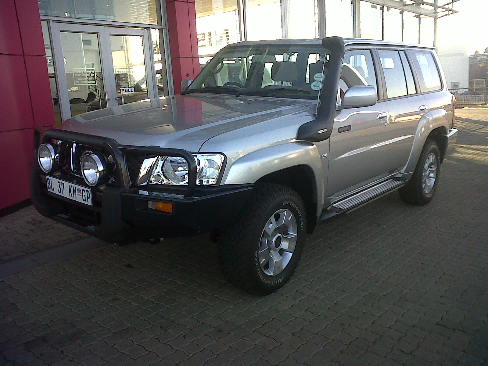 2011 Nissan Patrol 4.8.jpg