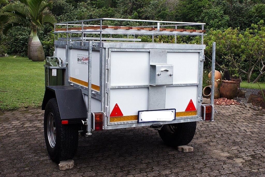 rear view with extra sparewheel bracket