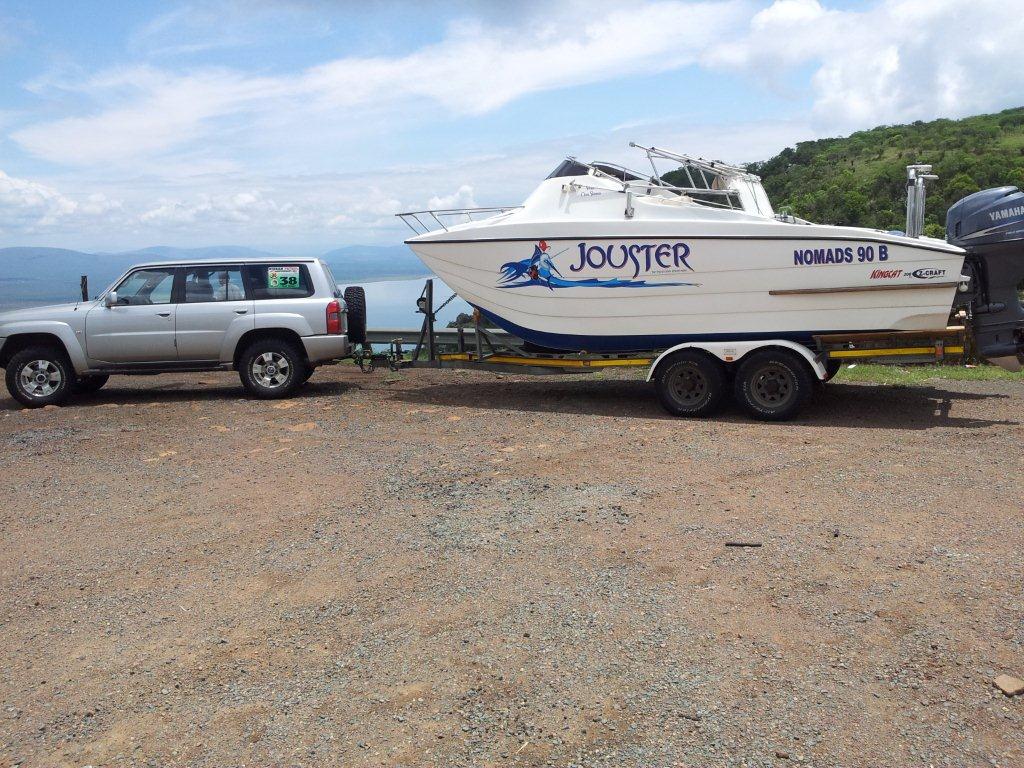 Troll and Boat on top of pass at Jozini Dam (Nov2011)