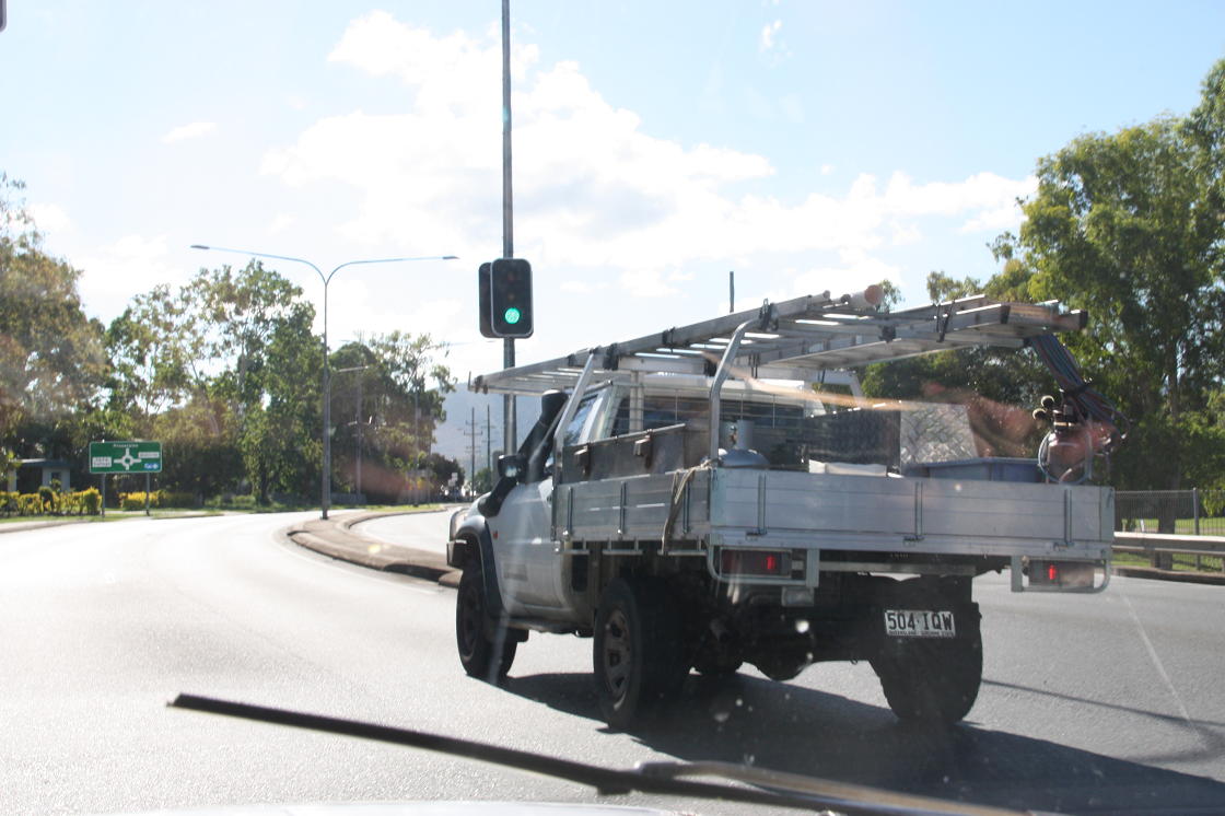 All their bakkies have these flat bed bak's.
