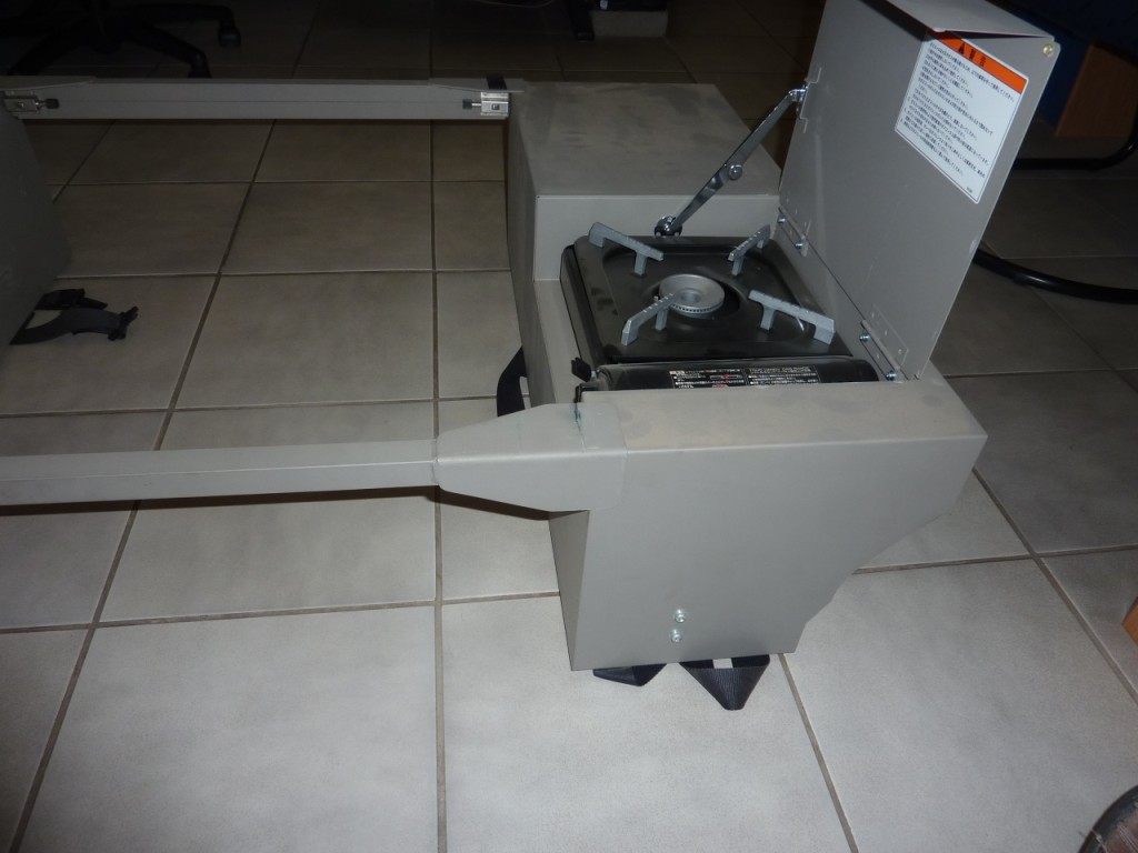 Right hand side with single gas burner