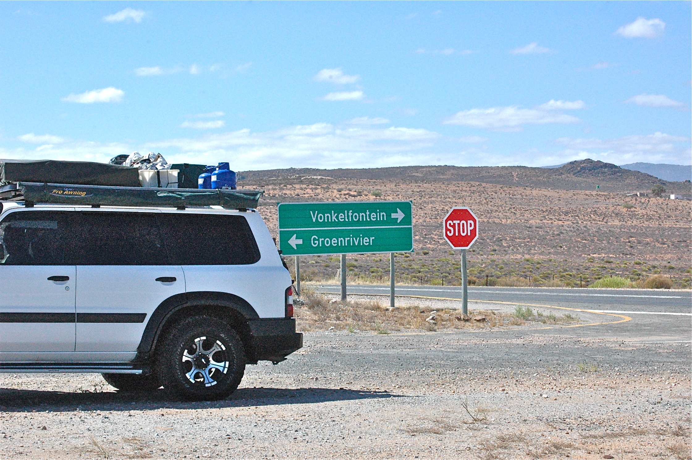 Here...the tar roads ends .... for the next 4days :-)