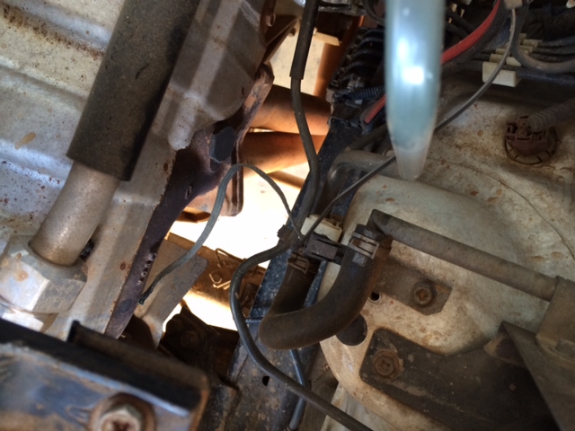 loose earth cable in left hand engine bay