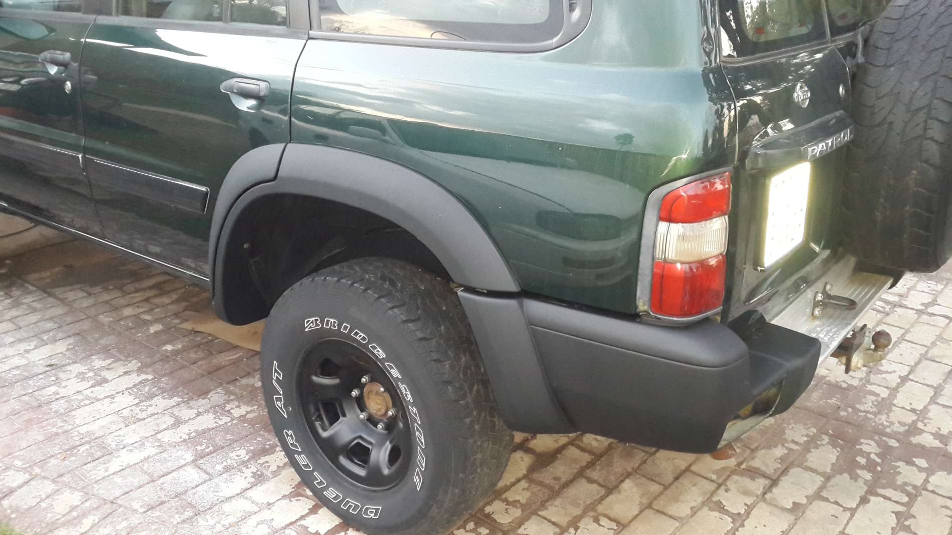 matt paint on bumpers, rims and fender flares......check
